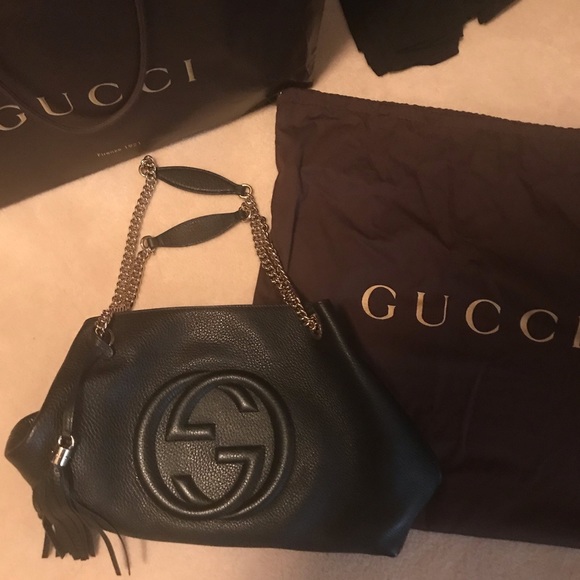 Gucci GG leather handbag with gold chain. - Picture 2 of 6